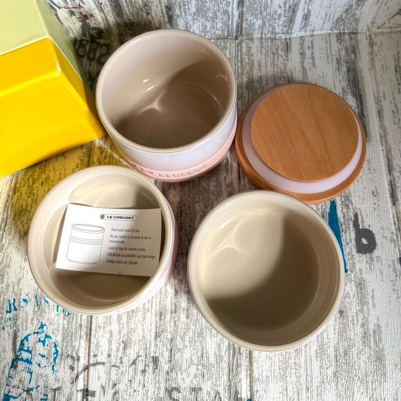 Le Creuset Stacking Ramekin Set with Wood lid - Picture 4 of 7